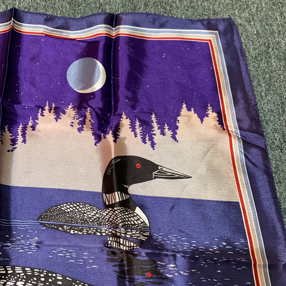 SKEMO/CANADA Vintage Purple Acetate Scarf with Loon Design by Eleanor Paine - Picture 5 of 8